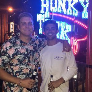 Meet your Posher, Max